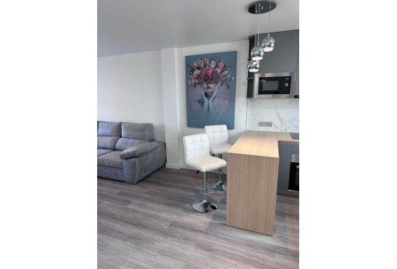 Sprzedaż - Apartament / Mieszkanie -
Torrevieja - Estacion de autobuses