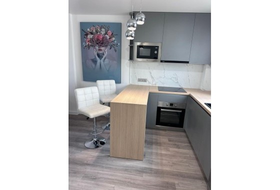 Sprzedaż - Apartament / Mieszkanie -
Torrevieja - Estacion de autobuses