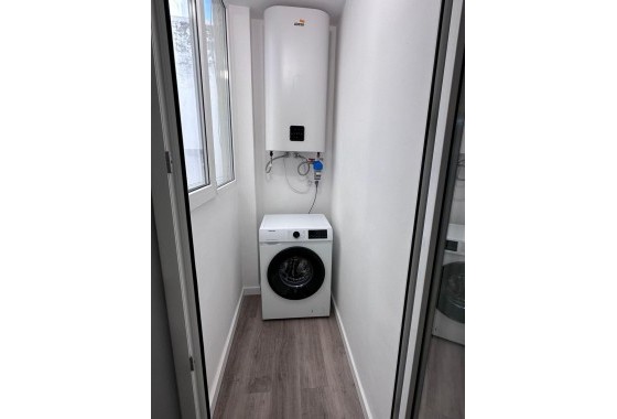 Sprzedaż - Apartament / Mieszkanie -
Torrevieja - Estacion de autobuses
