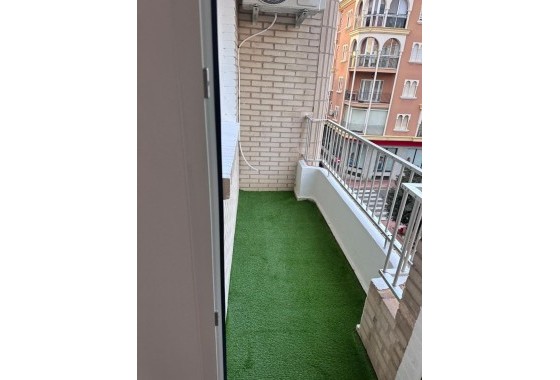 Sprzedaż - Apartament / Mieszkanie -
Torrevieja - Estacion de autobuses