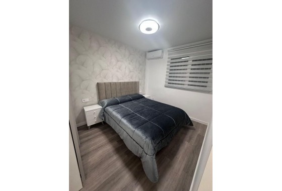 Sprzedaż - Apartament / Mieszkanie -
Torrevieja - Estacion de autobuses