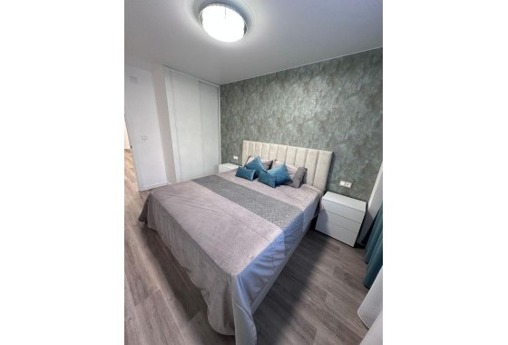 Sprzedaż - Apartament / Mieszkanie -
Torrevieja - Estacion de autobuses