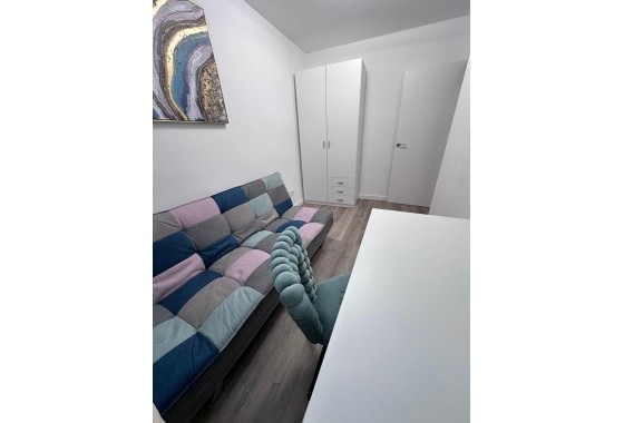 Sprzedaż - Apartament / Mieszkanie -
Torrevieja - Estacion de autobuses