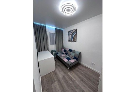Sprzedaż - Apartament / Mieszkanie -
Torrevieja - Estacion de autobuses