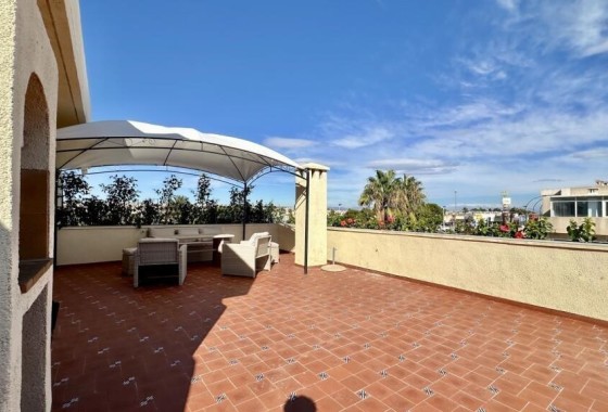 Sprzedaż - Apartament / Mieszkanie -
Torrevieja - Punta Prima