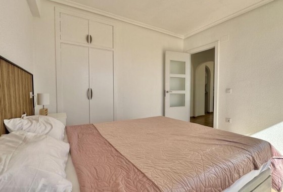 Sprzedaż - Apartament / Mieszkanie -
Torrevieja - Punta Prima