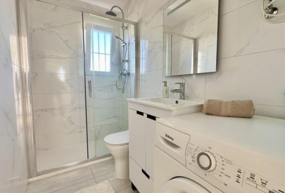 Sprzedaż - Apartament / Mieszkanie -
Torrevieja - Punta Prima