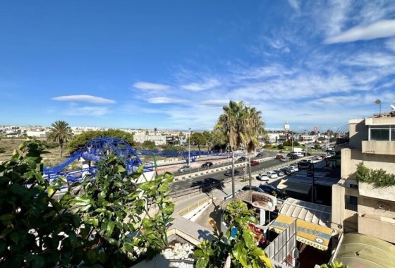 Sprzedaż - Apartament / Mieszkanie -
Torrevieja - Punta Prima