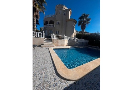 Resale - Freistehende Villa -
Rojales - La Marquesa