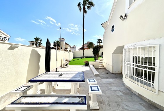 Venta - Chalet Independiente -
Pinar de Campoverde - Inland