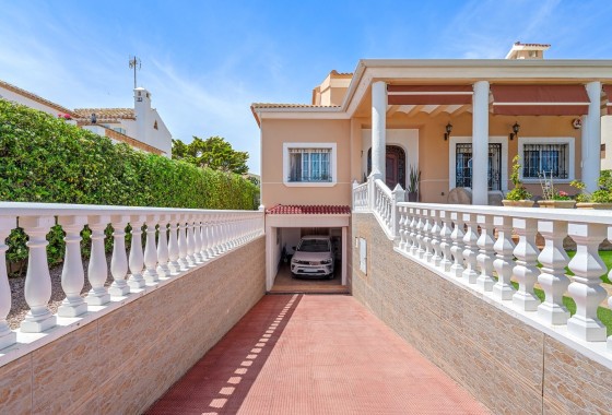 Resale - Freistehende Villa -
Torrevieja - La Mata