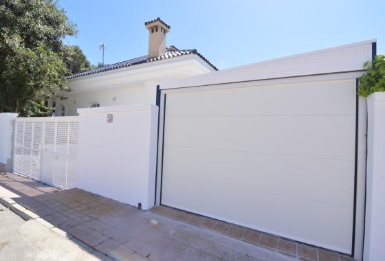 Sprzedaż - Willa wolnostojąca -
Torrevieja - Costa Blanca