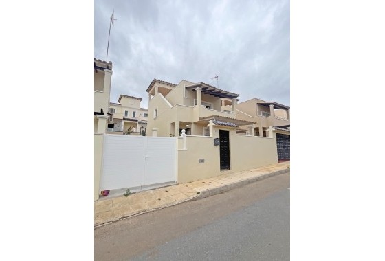 Herverkoop - Appartement / Flat -
San Miguel de Salinas - Las filipinas