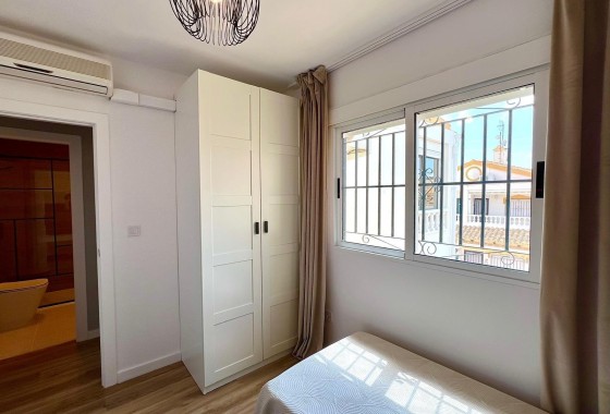 Venta - Casa de pueblo -
Orihuela - Urbanización Perla del Mar