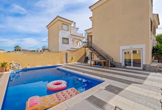 Herverkoop - Vrijstaande Villa -
Orihuela Costa - Las Filipinas