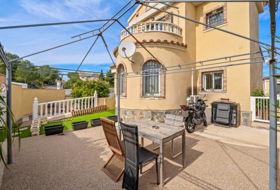 Herverkoop - Vrijstaande Villa -
Orihuela Costa - Las Filipinas