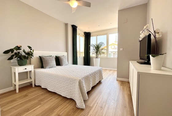 Resale - Stadthaus -
Playa Flamenca - Costa Blanca