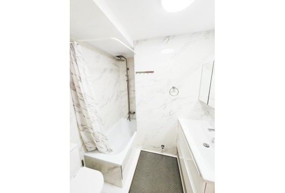 Herverkoop - Appartement / Flat -
Torrevieja - Playa del Cura