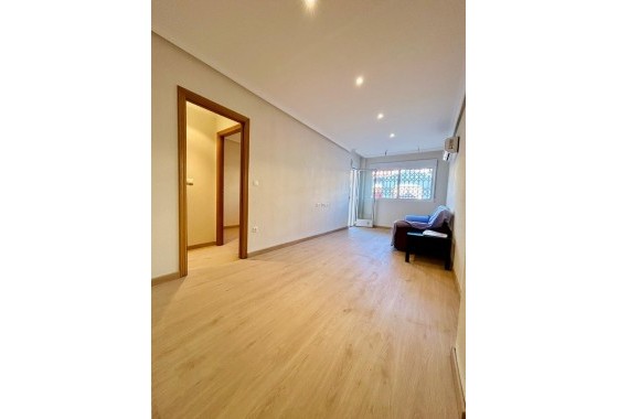 Herverkoop - Appartement / Flat -
San Isidro - Inland