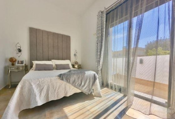 Sale - Detached Villa -
Pilar de la Horadada - Torre de la Horadada