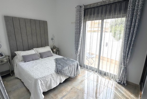 Sale - Detached Villa -
Pilar de la Horadada - Torre de la Horadada