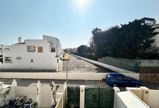 Herverkoop - Stadswoning -
Orihuela Costa - Costa Blanca