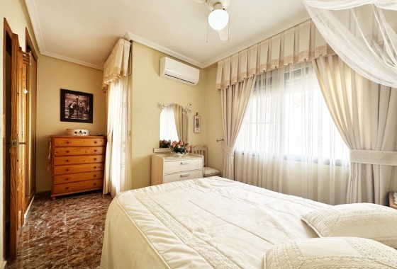 Herverkoop - Stadswoning -
Orihuela Costa - Costa Blanca