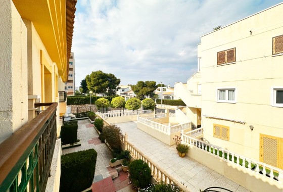 Herverkoop - Stadswoning -
Orihuela Costa - Costa Blanca
