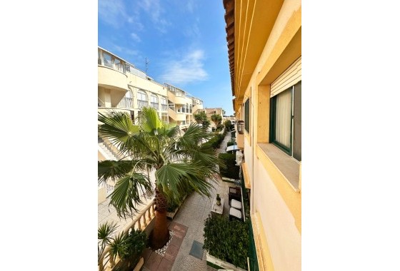 Herverkoop - Stadswoning -
Orihuela Costa - Costa Blanca
