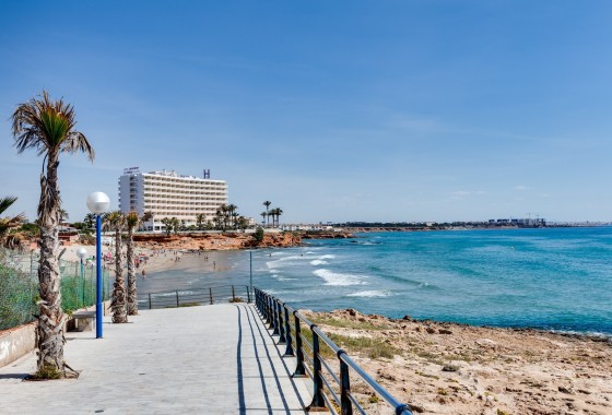 Herverkoop - Stadswoning -
Orihuela Costa - Costa Blanca
