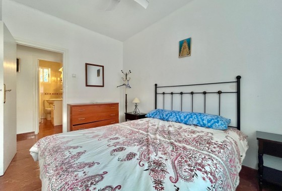 Venta - Apartamento / Piso -
Torrevieja - Estacion de autobuses