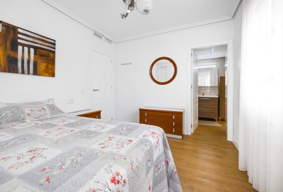 Herverkoop - Appartement / Flat -
Torrevieja - Center