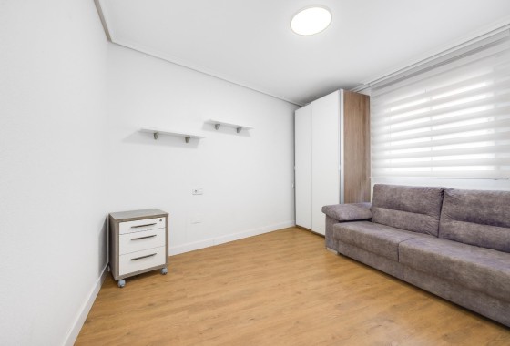 Herverkoop - Appartement / Flat -
Torrevieja - Center