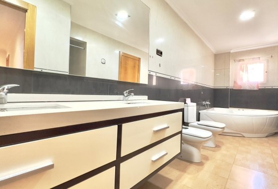 Herverkoop - Appartement / Flat -
Torrevieja - Center