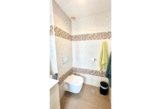 Herverkoop - Stadswoning -
Torrevieja - Aguas Nuevas