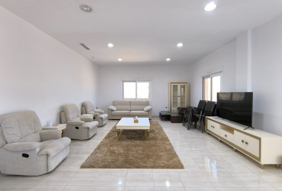 Resale - Freistehende Villa -
Pinoso - Inland