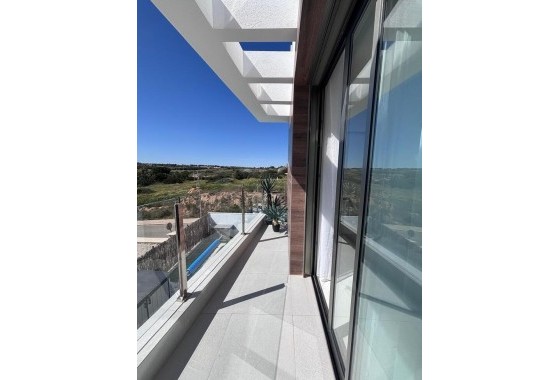 Sprzedaż - Willa wolnostojąca -
Villamartín - Costa Blanca