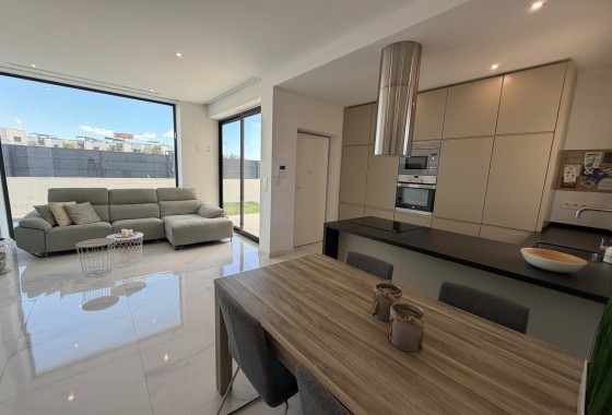 Venta - Chalet Independiente -
Ciudad Quesada - Rojales - La Laguna