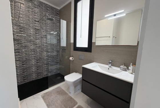 Venta - Chalet Independiente -
Ciudad Quesada - Rojales - La Laguna