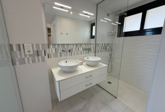 Venta - Chalet Independiente -
Ciudad Quesada - Rojales - La Laguna