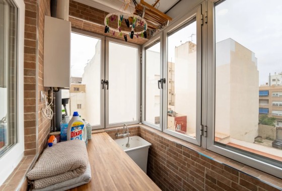 Sprzedaż - Apartament / Mieszkanie -
Torrevieja - Playa Del Cura