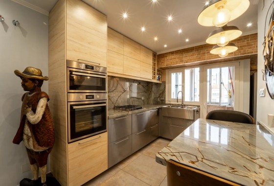 Sprzedaż - Apartament / Mieszkanie -
Torrevieja - Playa Del Cura