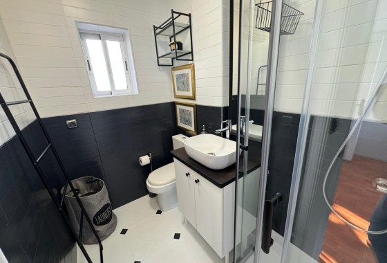 Resale - Wohnung / Appartement -
Torrevieja - Los altos