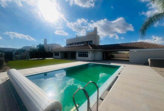 Venta - Chalet Independiente -
Sucina - Inland