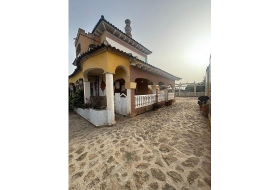 Resale - Freistehende Villa -
Orihuela - La Campaneta