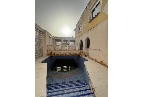 Resale - Freistehende Villa -
Orihuela - La Campaneta