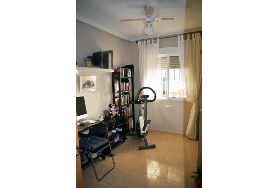 Herverkoop - Stadswoning -
Torrevieja - Torrevieja Alicante