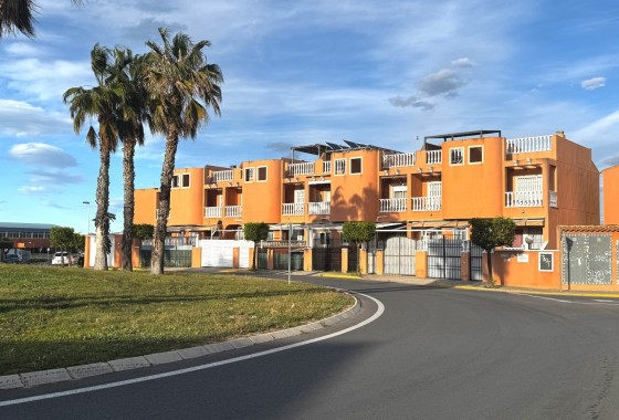 Herverkoop - Stadswoning -
Torrevieja - Torrevieja Alicante