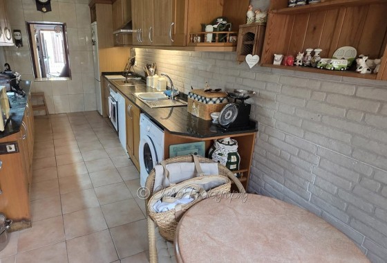 Herverkoop - Stadswoning -
Catral - CatralAlicanteValenciaSpain