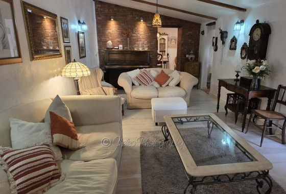 Herverkoop - Stadswoning -
Catral - CatralAlicanteValenciaSpain